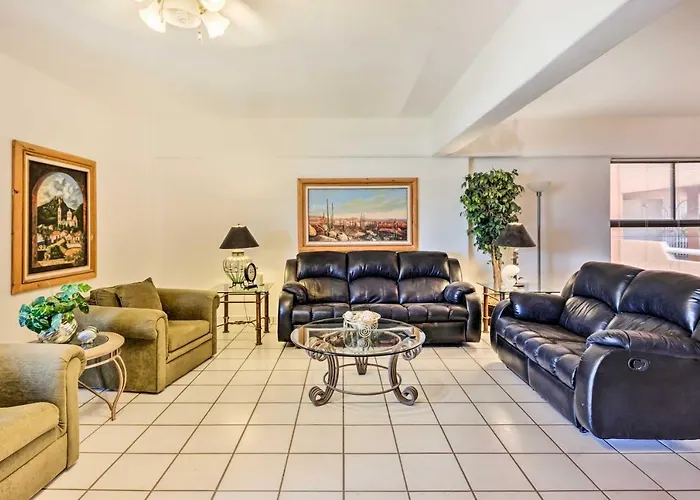 Chic Getaway < 2 Miles To Beaches!